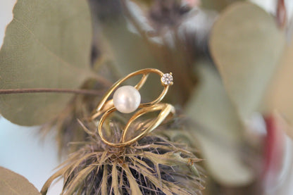 Gelbgold Ring mit Zuchtperle und einem Brillant