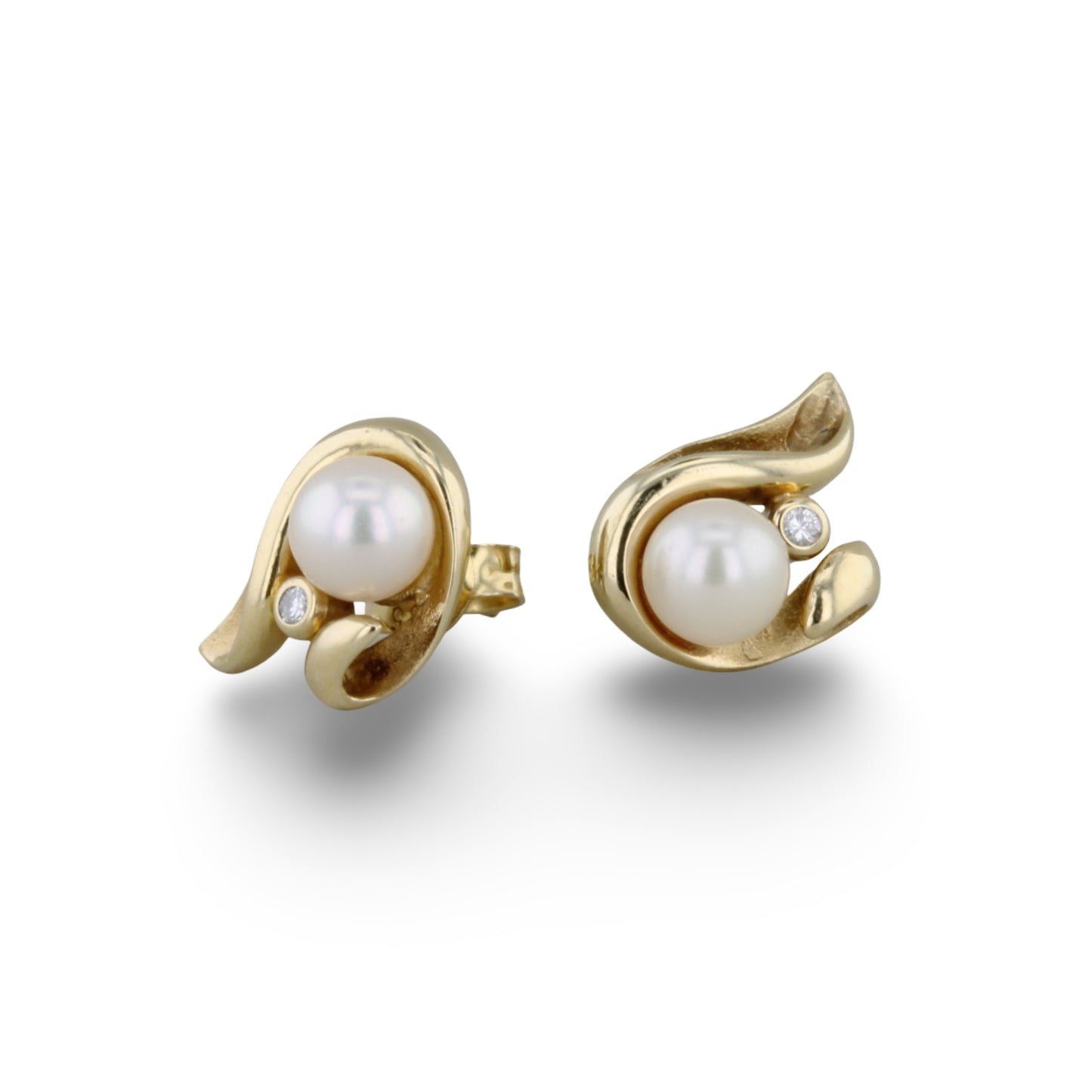 Ohrstecker mit Brillant und Perle