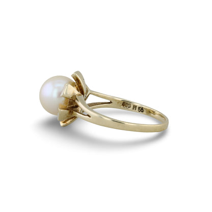 Goldring mit Perle