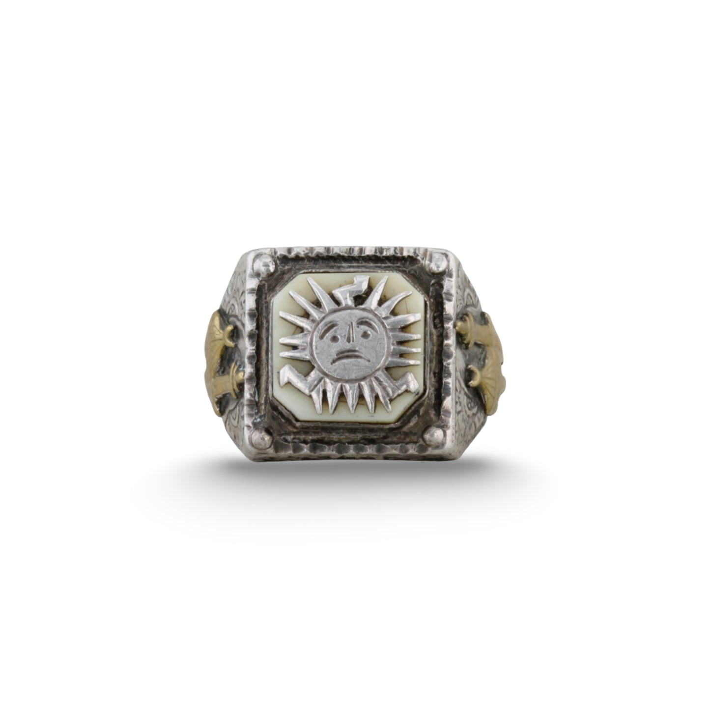 Großer Silberring mit Sonnensymbol