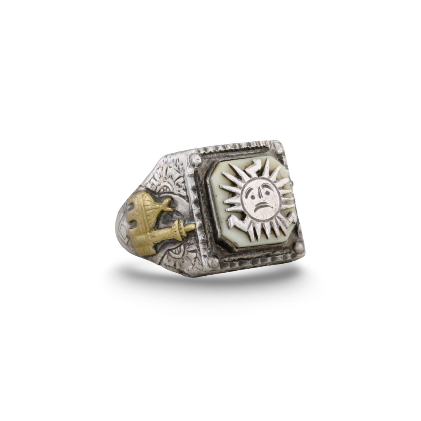 Großer Silberring mit Sonnensymbol