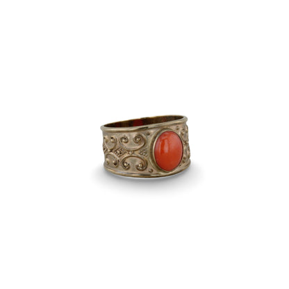 Gelbgoldring mit Koralle