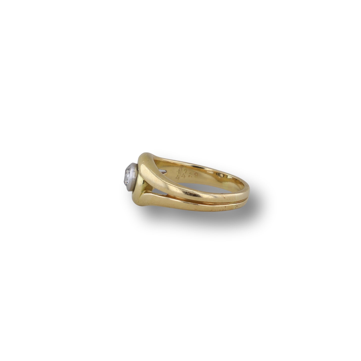 Gelbgoldring mit Brillant in Zargenfassung