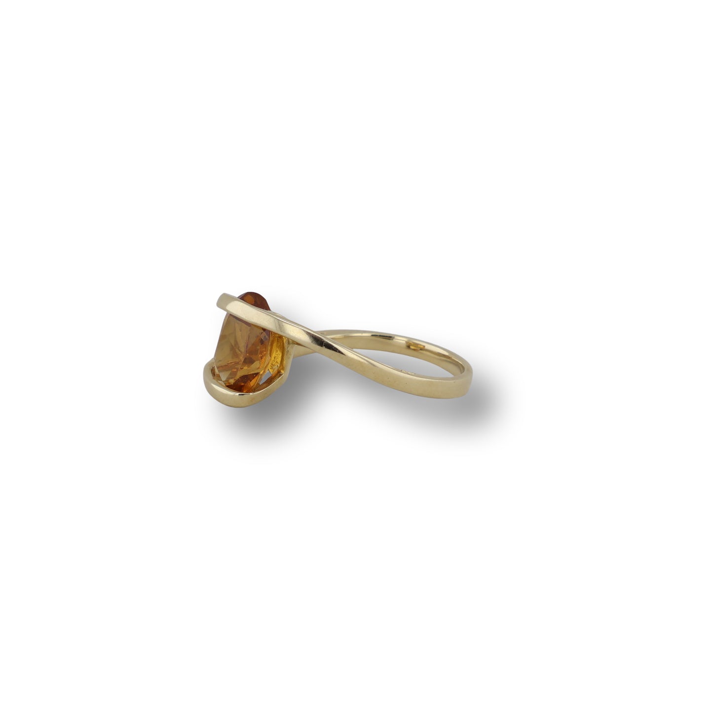 Gelbgoldring mit ovalem geschliffenem Citrin