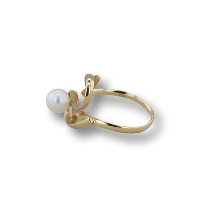 Gelbgold Ring mit Zuchtperle und einem Brillant