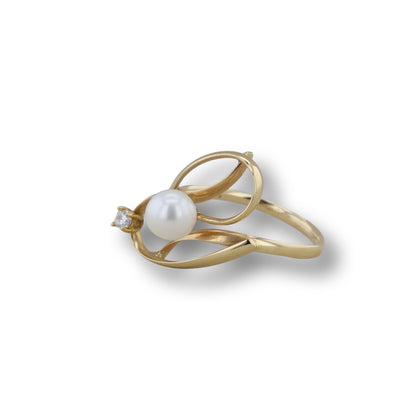 Gelbgold Ring mit Zuchtperle und einem Brillant