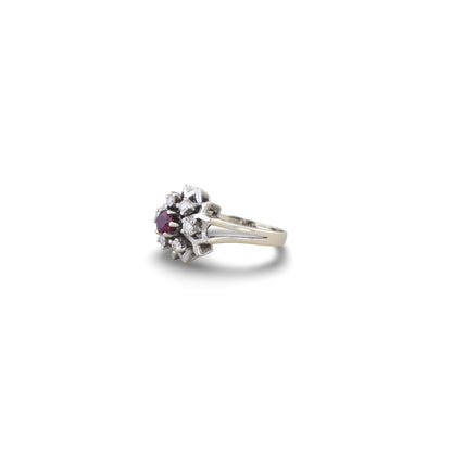 Weißgold Ring mit Rubin und 6 Brillanten