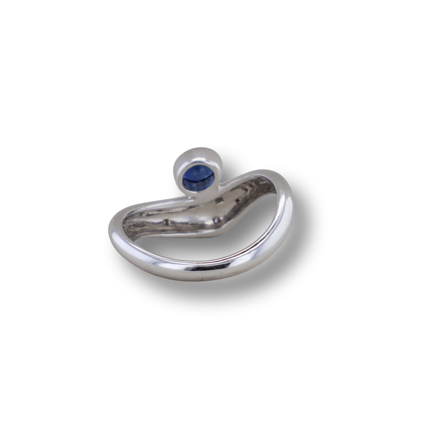 Weißgold Ring mit Saphir und 14 Brillanten