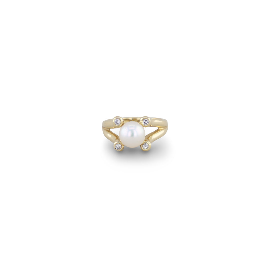 Ring mit Perle und Brillanten